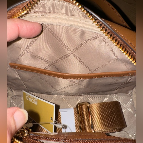Michael Kors purse - Picture 5 of 5